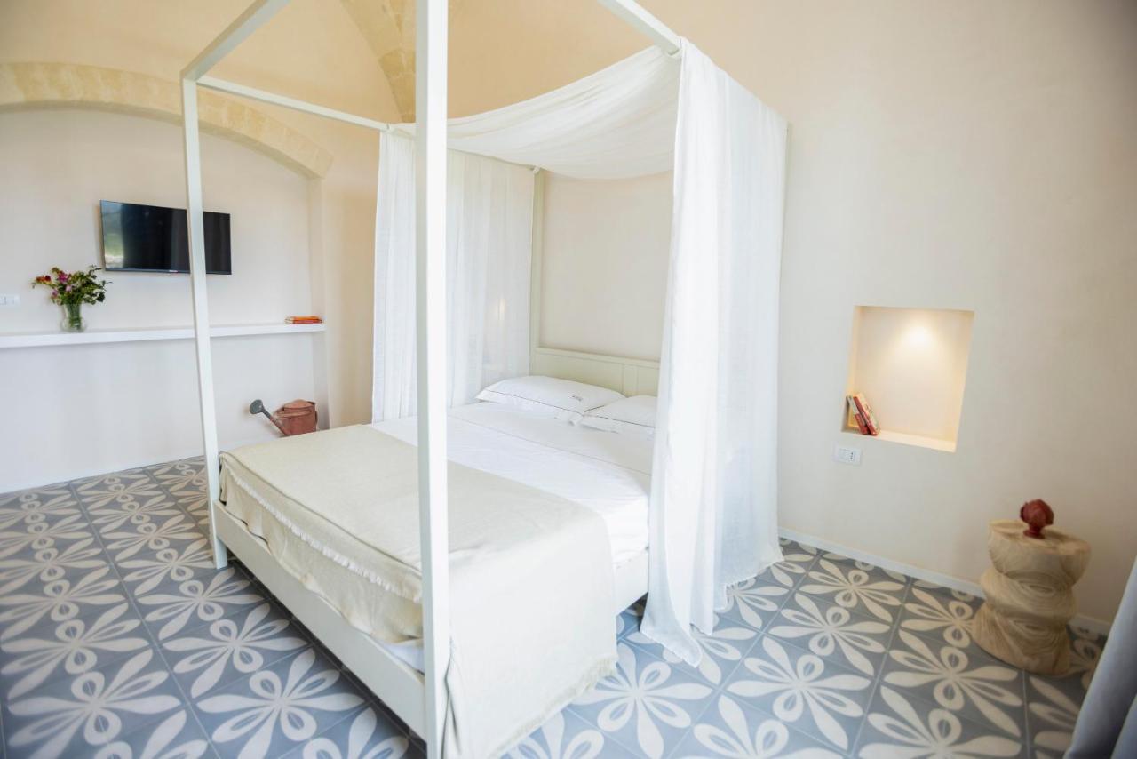 Dimora La Scaledda Bed & Breakfast Serranova Exterior photo